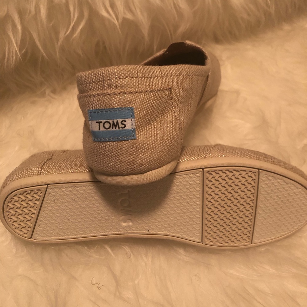 Toms